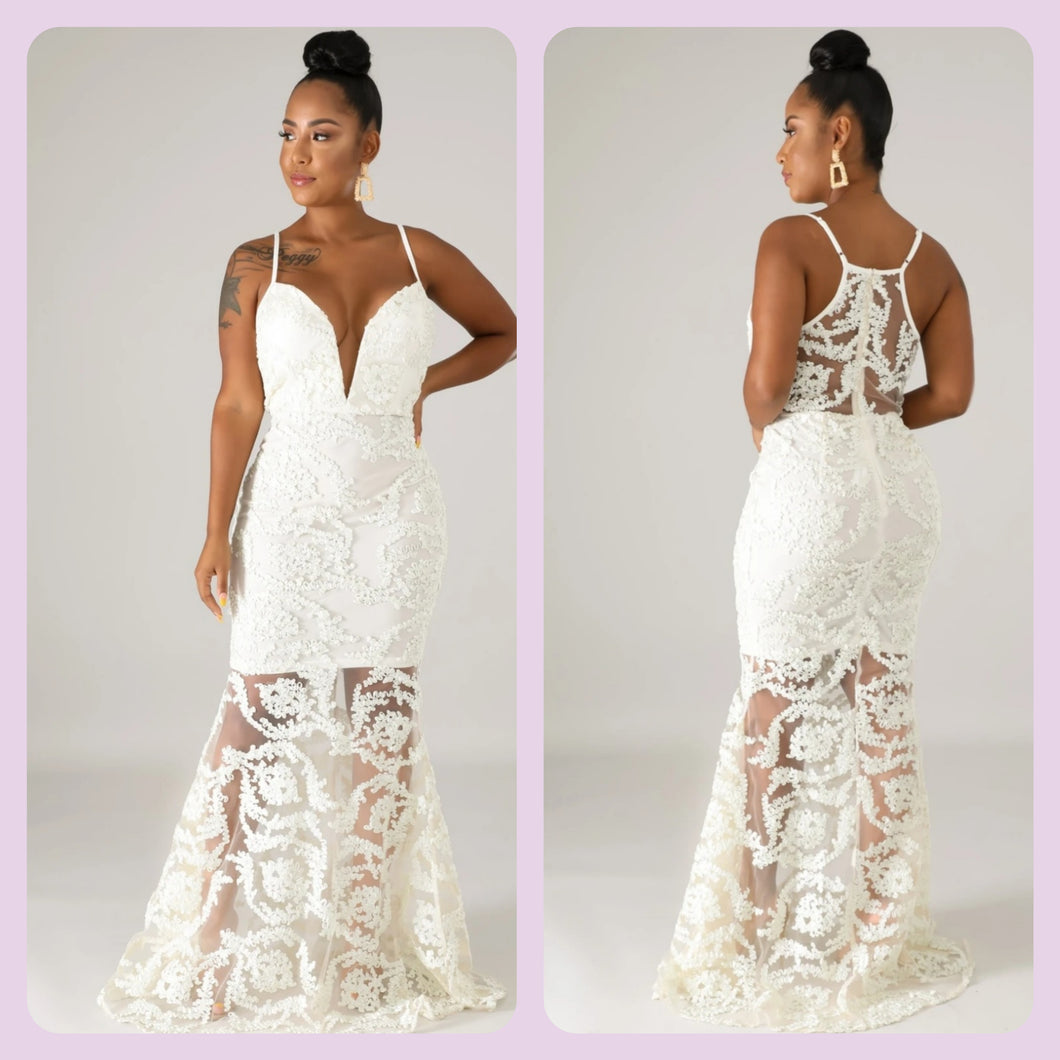 IVORY SPAGHETTI STRAP LACE EVENING DRESS